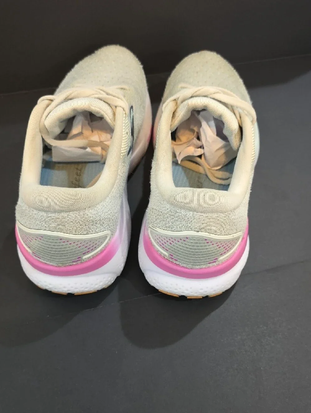 Brooks Ghost 16 Women's Shoes in Beige with Pink and Navy Accents Size 10.5